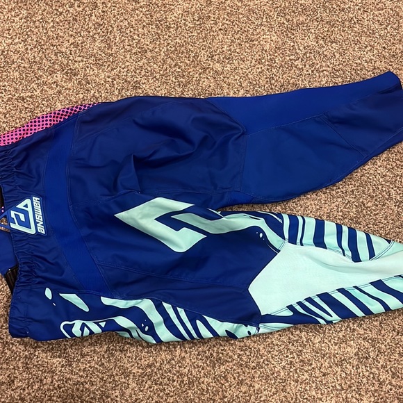 Women’s Answer riding pants size 8 in riding pants - Picture 4 of 4